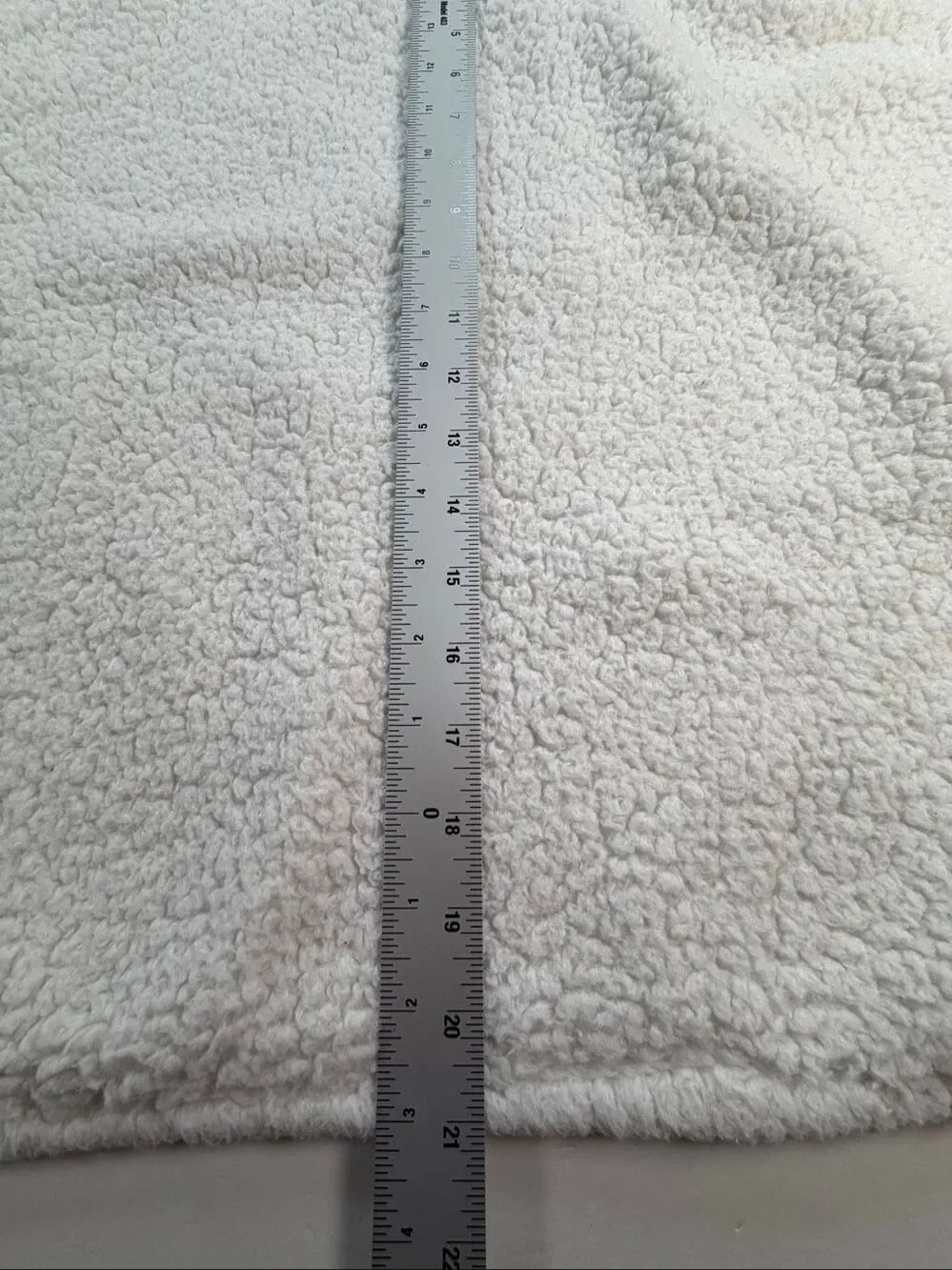UGG King Pillow Shams Set of 2 White Plush Sherpa Reversible Soft Bedding EUC